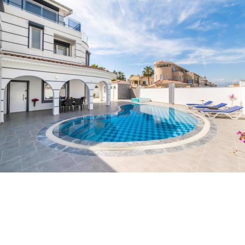 Magnificently Designed Villa for 8 People in Serik, Belek -Awz165