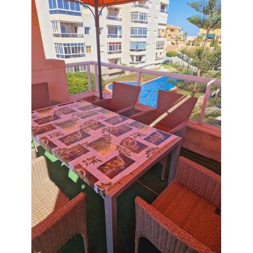 Magnifico chalet adosado en Torrevieja, Alicante.