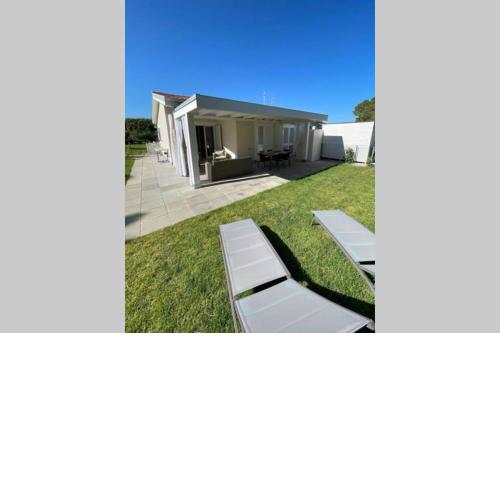 Magnifique villa neuve en bord de mer