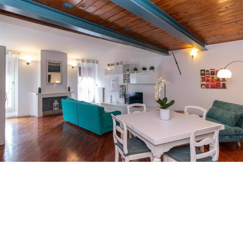 Maison Contrari