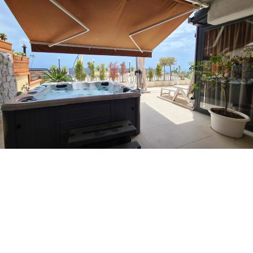 Maison de Charme Taormina with private jacuzzi
