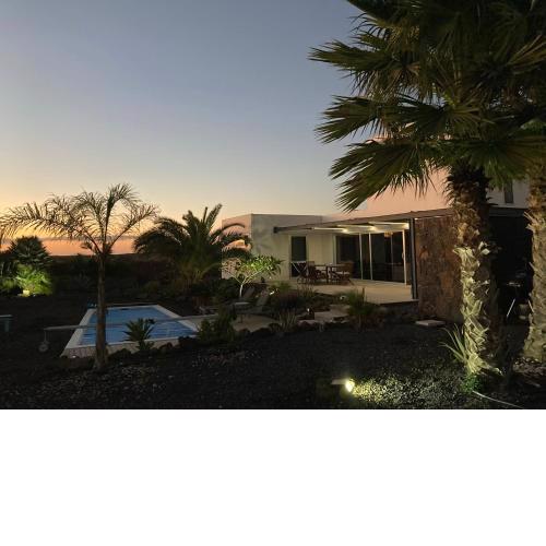 Majanicho Rock - villa with heated pool
