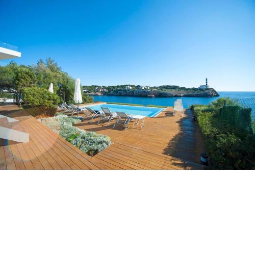 Majestic 5 Bedroom Villa With Pool And Sea Front