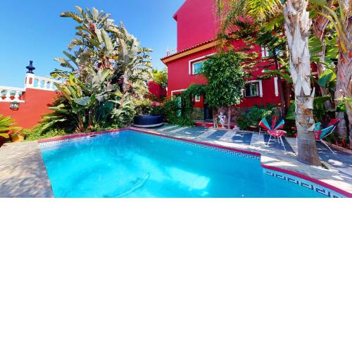 Majestic Villa by the Beach Heated Private Pool & Jacuzzi