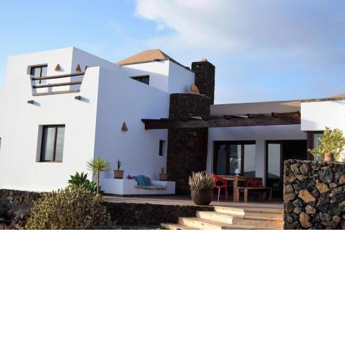 MAJO HOUSE