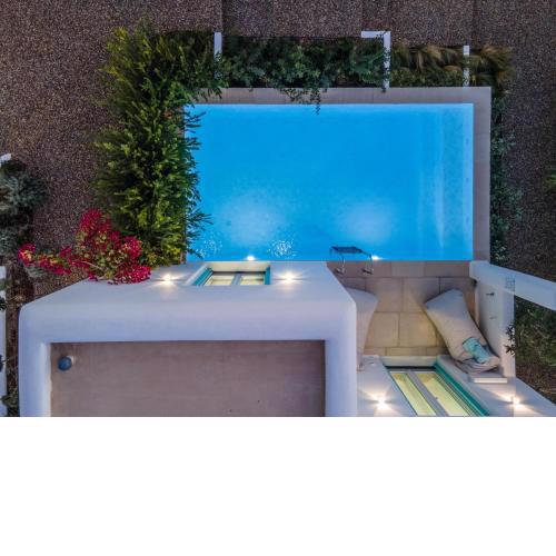 Majo Suites Hotel