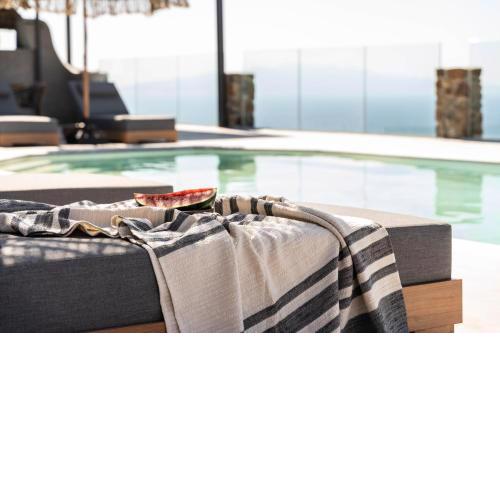 Makani Suites