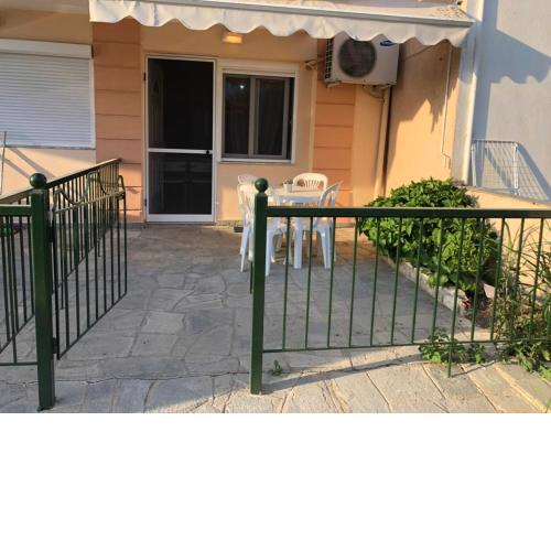 Makis Apartments Touzla