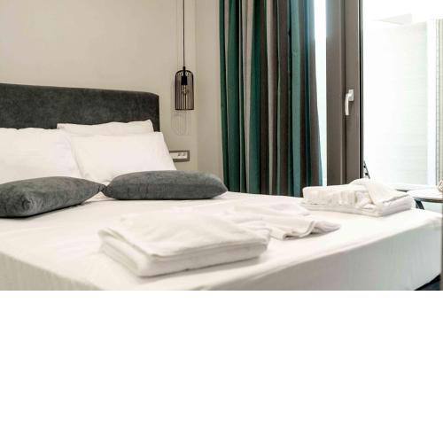 Makis Suite in the city