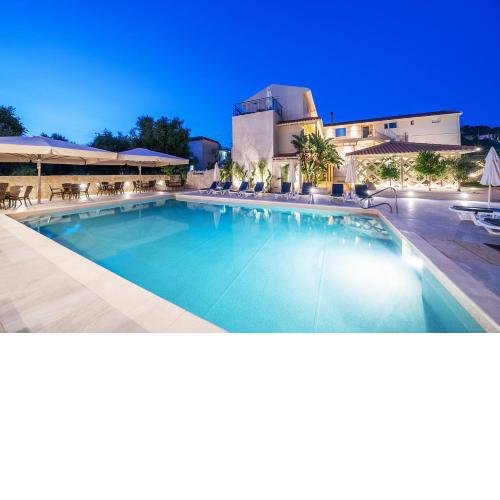 Makris Yialos Apartments