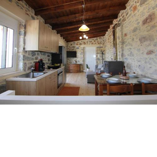 Malia Stone Residence - Secluded Cozy Retreat