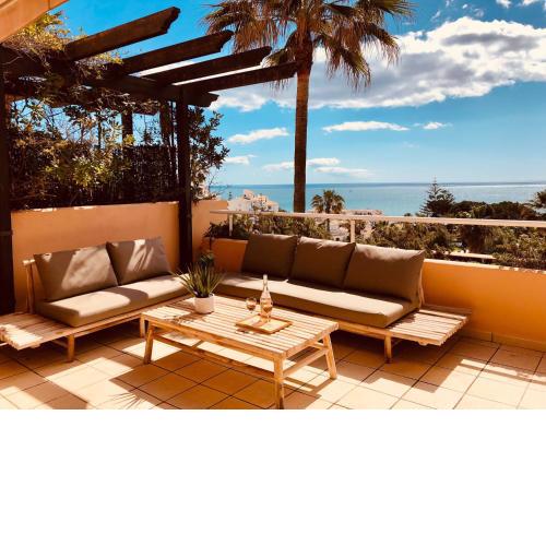 Malibu B2 - Luxury 2BR by Rafleys, Panoramic Sea Views, 7 mins Walk to the Beach