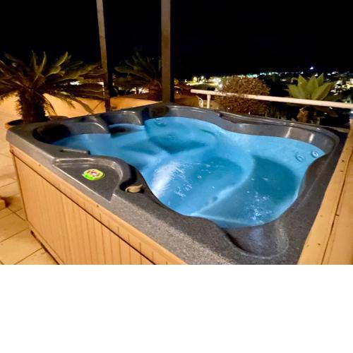 Malibu Mansion Panoramic dreamhome with jacuzzi by Solrentspain