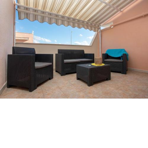 Mango Apartments