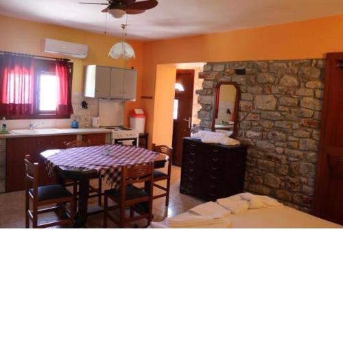 Mani Drosopigi Stonehouse Apartment