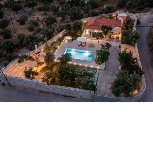 Mani Luxury Villa with Private Pool