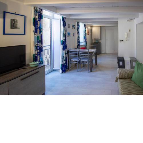 Maniace Homes - Federico & Angelica