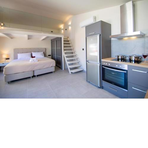 Manthos Beachfront Luxury suite