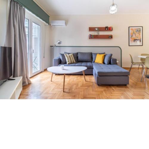 Mar25 by Smart Cozy Suites - In the heart of Athens - 9 minutes from metro - Available 24hr