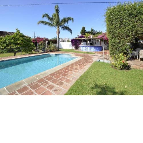 Maravillosa villa privada con piscina y gran jardín