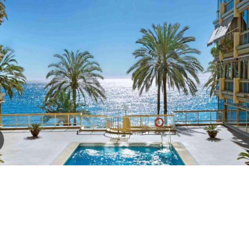 Marbella Edificio Mayoral primera línea de playa