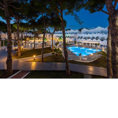 Marbella Resort 1 Pool Whirlpool Sauna