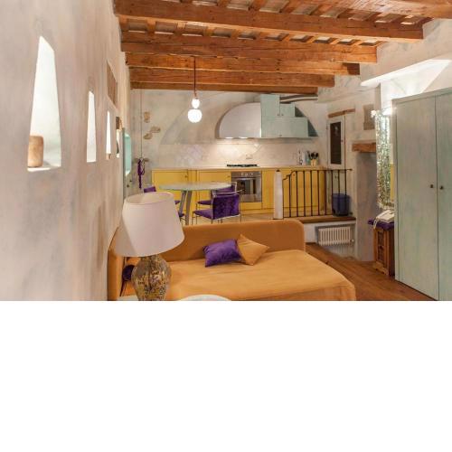MarcheAmore - Il Passaggio Segreto, luxury loft with private courtyard