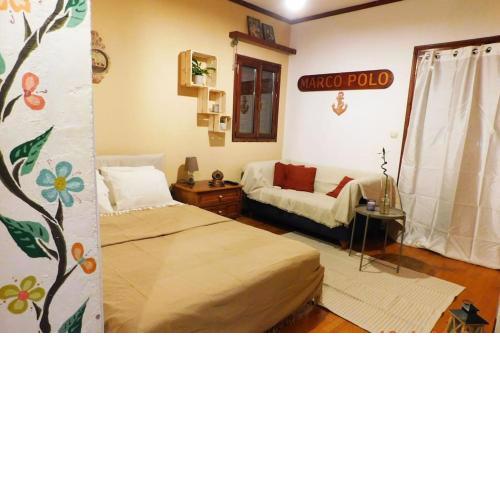 Marco Polo's Mooring Cozy Navy House