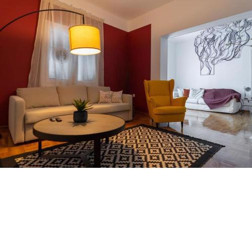 Mardi-Luxurious living in the heart of Volos
