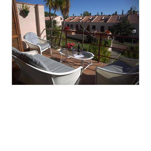 Margaret's Family House with pool and parquing