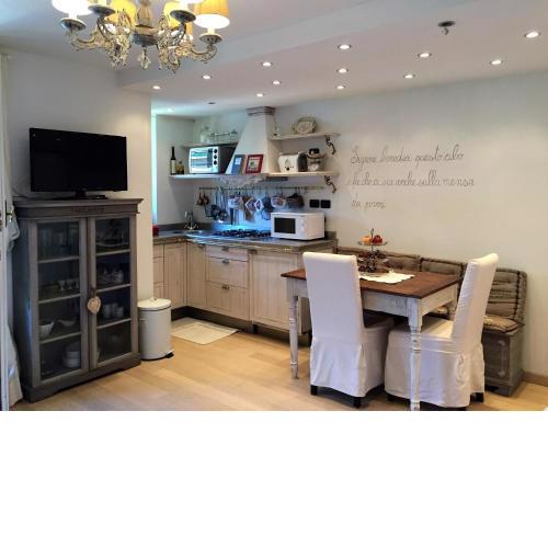 Margot House by Holiday World