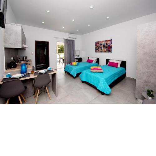 Maria Studios & Apartments