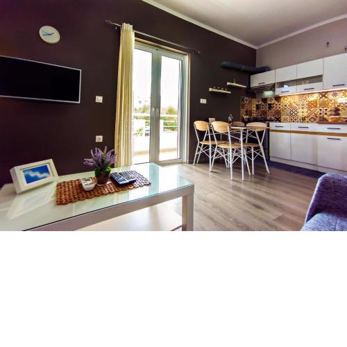 Maria's modern studio 5min from beach