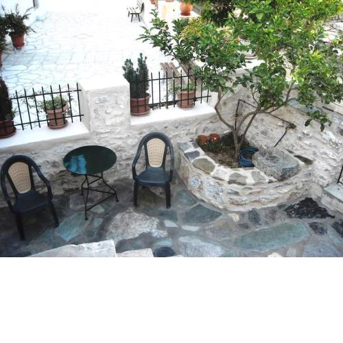 MARIA'S Rustic stonehouse in traditional village