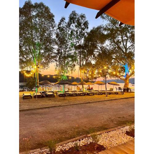 Marimare Beach & Bungalow