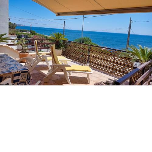 Marina di Andrano - Alisso, casa vista mare con parcheggio privato e wifi