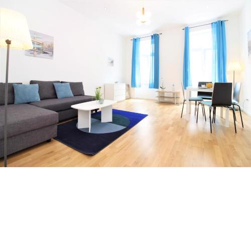 MARINE: Newly renovated 2nd district apartment