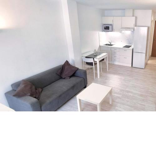 Marino II 206. Great studio second-line to the beach in Marbella centre.