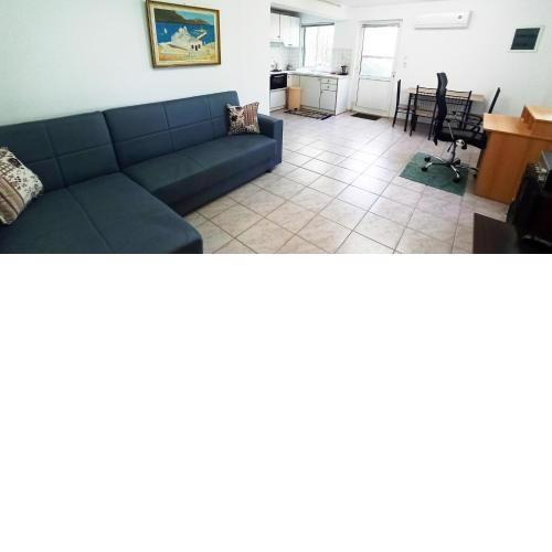 Maris full apartment with roof garden access
