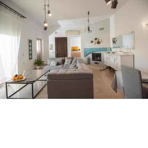 Marisofi Villa with Outdoor Plunge Pool