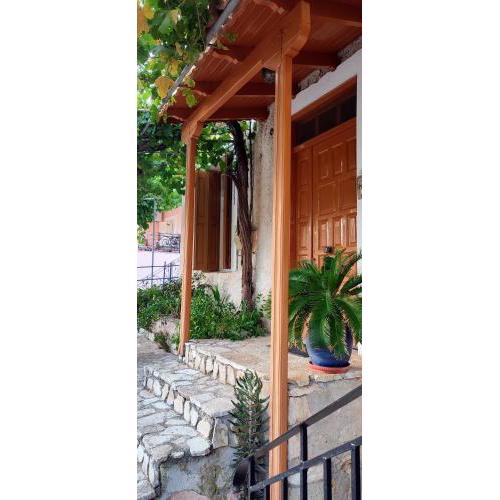 Maroudas Traditional Guest House