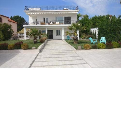 Marry's house
