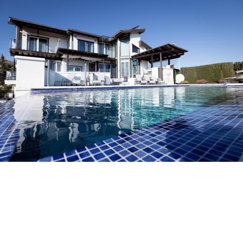 Marvellous villa with pool and sauna Ref 197