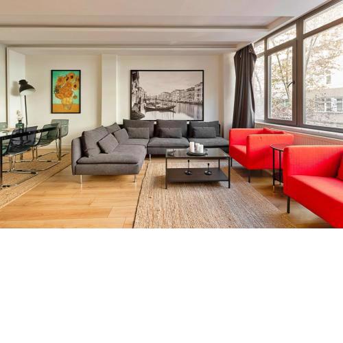 Marvelous Flat with Impressive Interior, Central Location and Backyard in Besiktas