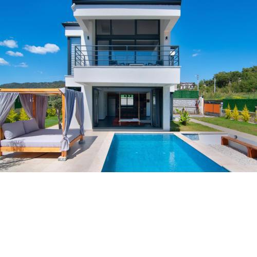 Marvelous Villa with Pool and Jacuzzi in Fethiye