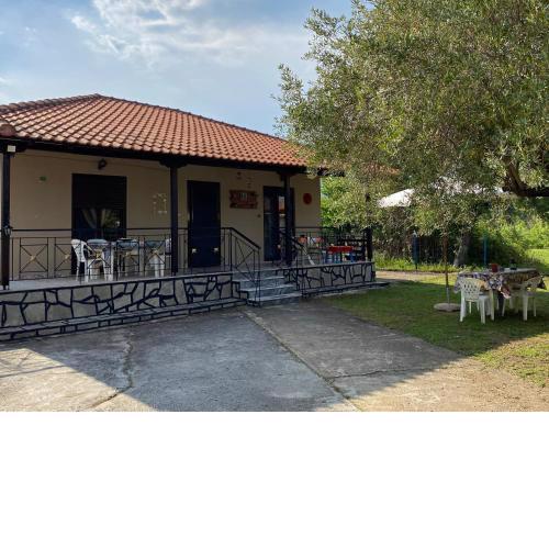 ''Mary's House'' Entire residence Olympiada Halkidiki Near to See 200m !
