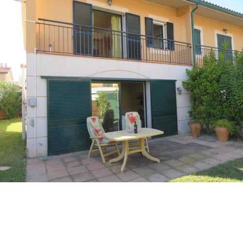 Mas Pinell, 3 bedroom at 50m from the beach.