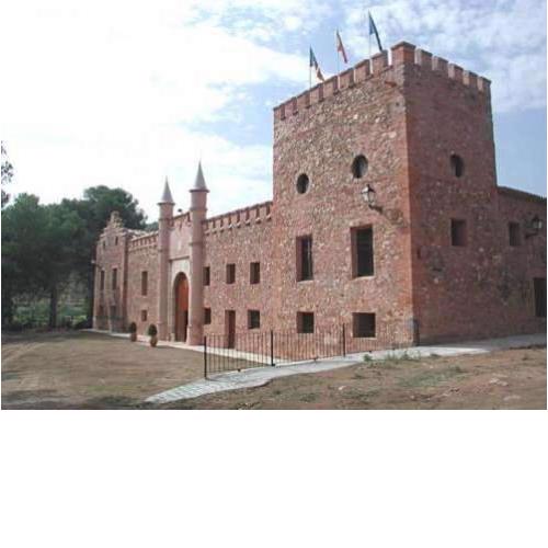 Masia de San Juan - Casas rurales con piscina en masia fortificada