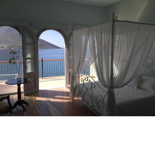 MasouriBlu Boutique Hotel