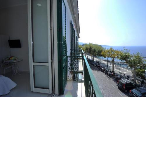 Mavi Apartments